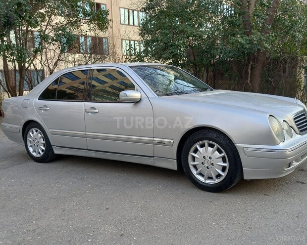 Mercedes E 280 2001, 232,000 km - 2.8 l - Bakı