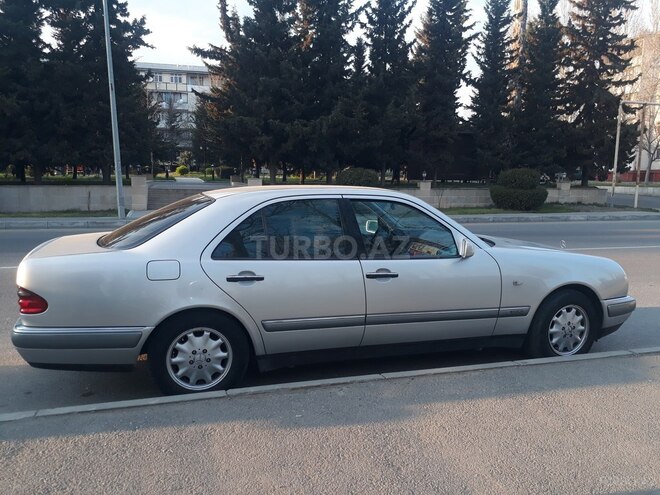 Mercedes E 240 1999, 200,523 km - 2.4 l - Mingəçevir
