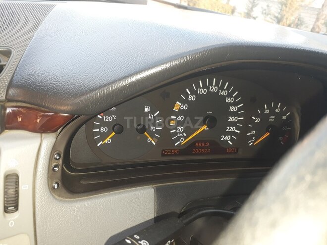 Mercedes E 240 1999, 200,523 km - 2.4 l - Mingəçevir