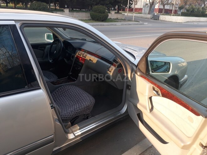 Mercedes E 240 1999, 200,523 km - 2.4 l - Mingəçevir