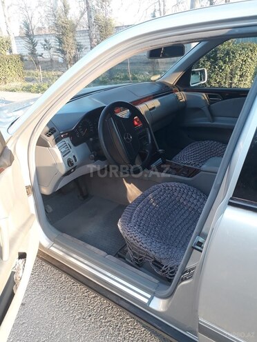Mercedes E 240 1999, 200,523 km - 2.4 l - Mingəçevir