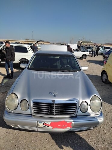 Mercedes E 240 1998, 357,818 km - 2.4 l - Quba