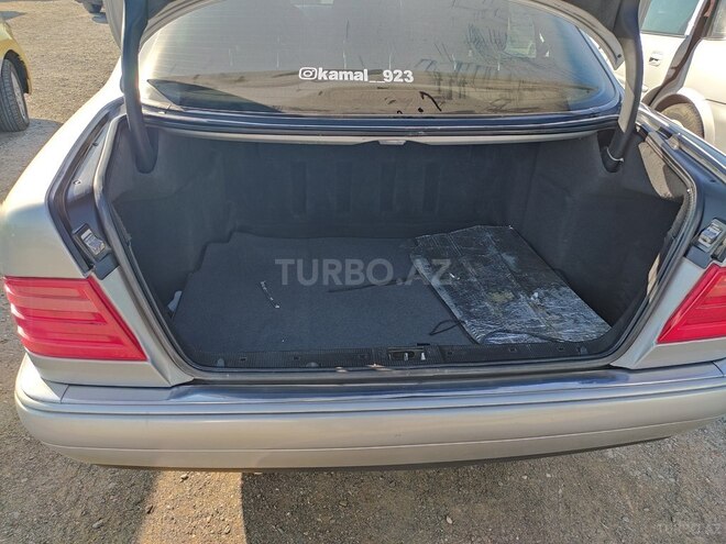 Mercedes E 240 1998, 357,818 km - 2.4 l - Quba