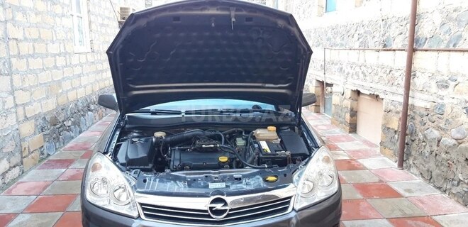 Opel Astra 2008, 295,000 km - 1.4 l - Gəncə