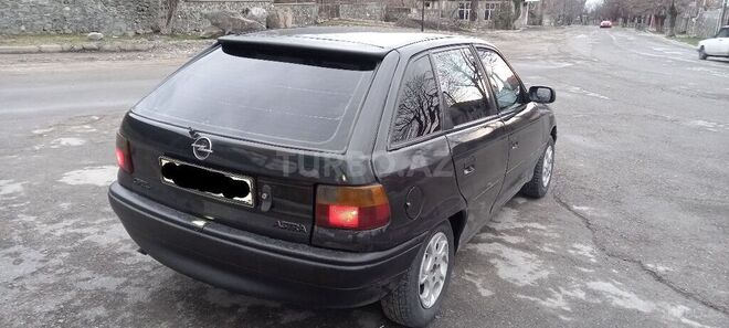 Opel Astra 1993, 450,000 km - 1.6 l - Şəki