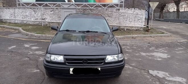 Opel Astra 1993, 450,000 km - 1.6 l - Şəki