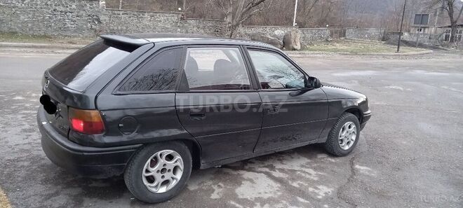 Opel Astra 1993, 450,000 km - 1.6 l - Şəki