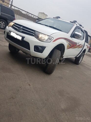 Mitsubishi L200 2012, 219,910 km - 2.5 l - Bakı