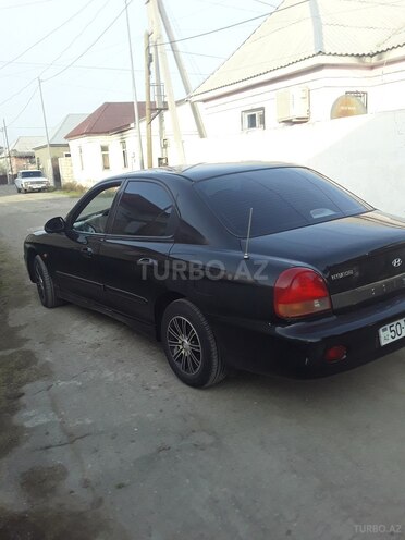 Hyundai Sonata 2000, 189,000 km - 2.0 l - Salyan