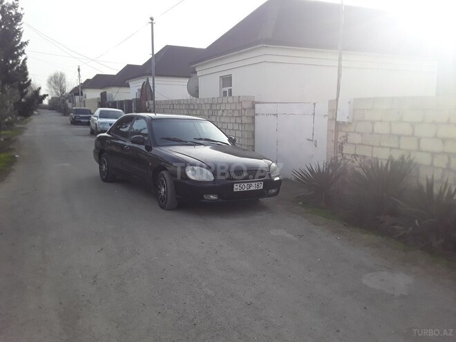 Hyundai Sonata 2000, 189,000 km - 2.0 l - Salyan