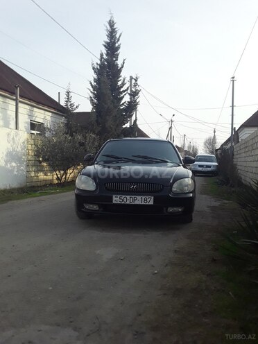 Hyundai Sonata 2000, 189,000 km - 2.0 l - Salyan