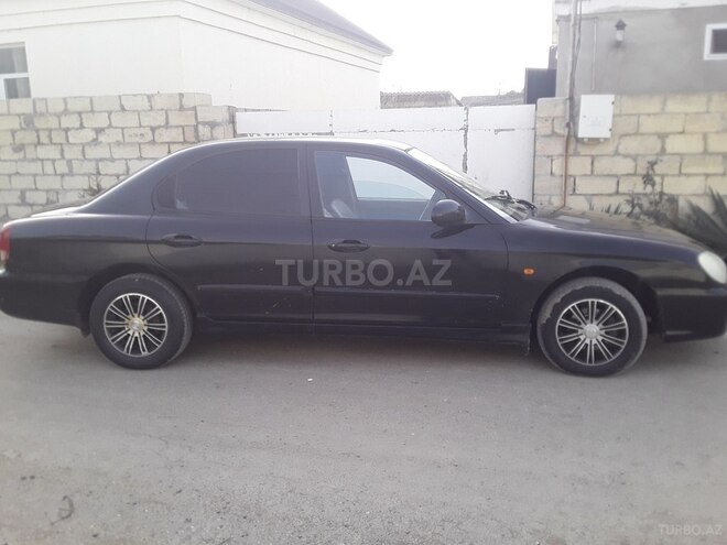 Hyundai Sonata 2000, 189,000 km - 2.0 l - Salyan