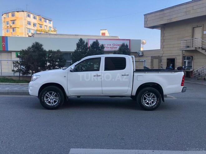 Toyota Hilux 2010, 185,778 km - 2.7 l - Bakı