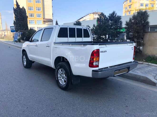 Toyota Hilux 2010, 185,778 km - 2.7 l - Bakı