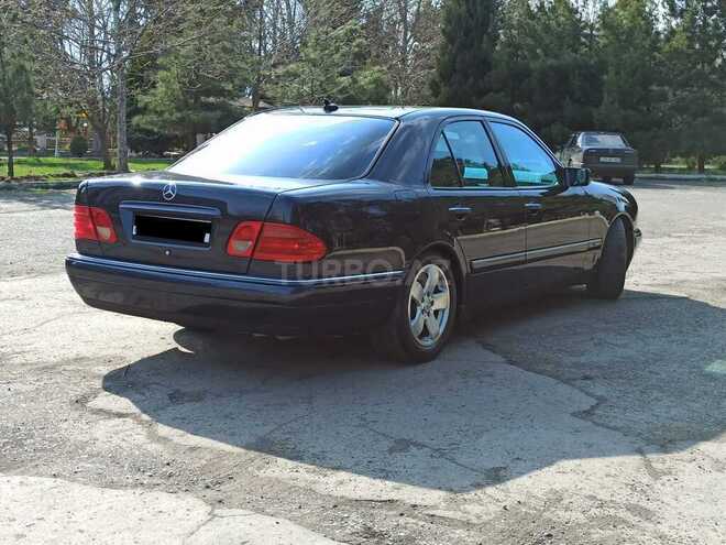 Mercedes E 240 1998, 214,325 km - 2.4 l - Göygöl