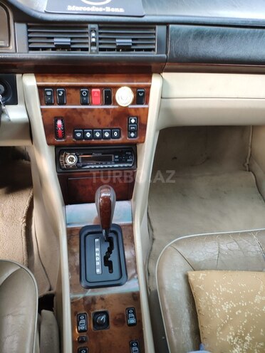 Mercedes E 320 1995, 378,000 km - 3.2 л - Bakı