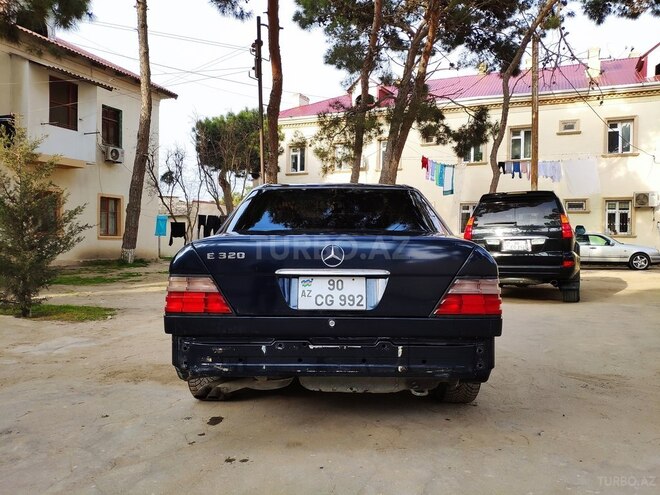 Mercedes E 320 1995, 378,000 km - 3.2 л - Bakı