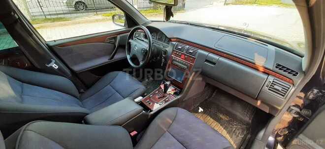 Mercedes E 270 2001, 319,000 km - 2.7 л - Sumqayıt