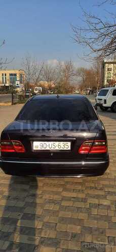 Mercedes E 270 2001, 319,000 km - 2.7 л - Sumqayıt