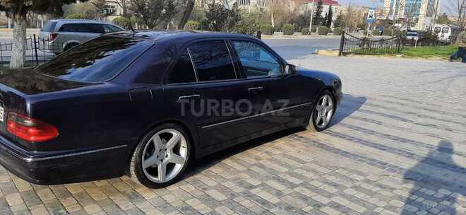 Mercedes E 270 2001, 319,000 km - 2.7 л - Sumqayıt