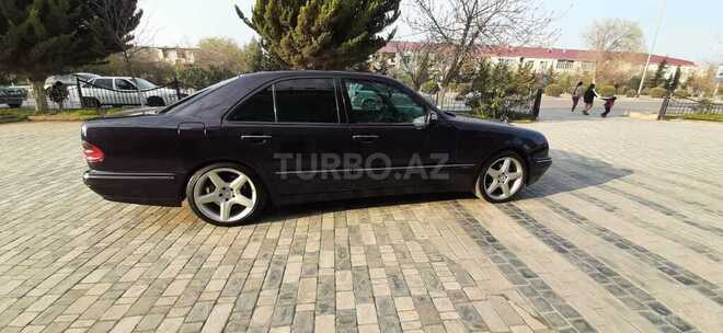 Mercedes E 270 2001, 319,000 km - 2.7 л - Sumqayıt