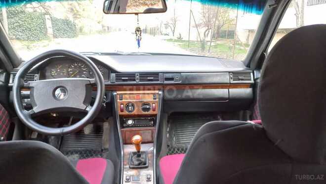 Mercedes E 250 1991, 321,011 km - 2.5 l - Sumqayıt
