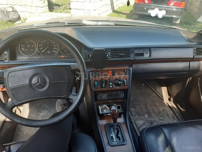 Mercedes E 250 1990, 280,000 km - 2.5 л - Bakı