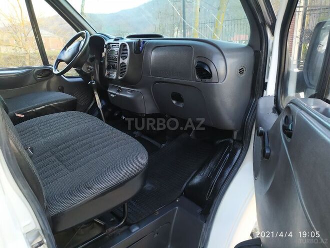 Ford Transit 2004, 380,000 km - 2.4 l - Qusar
