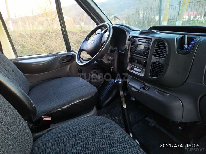 Ford Transit 2004, 380,000 km - 2.4 l - Qusar