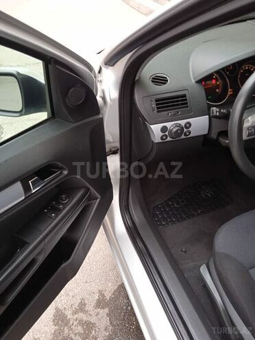 Opel Astra 2006, 209,000 km - 1.3 л - Bakı