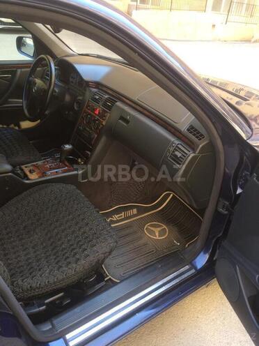 Mercedes E 220 2001, 278,517 km - 2.2 l - Bərdə