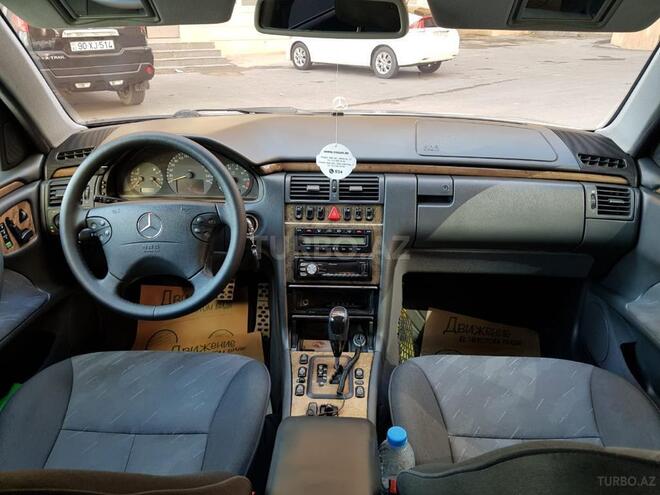 Mercedes E 280 2000, 317,000 km - 2.8 l - Bakı