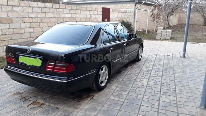 Mercedes E 270 1999, 299,000 km - 2.7 л - Ağcabədi