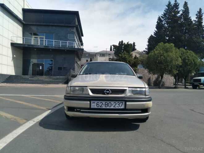 Opel Vectra 1992, 240,000 km - 2.0 л - Yevlax