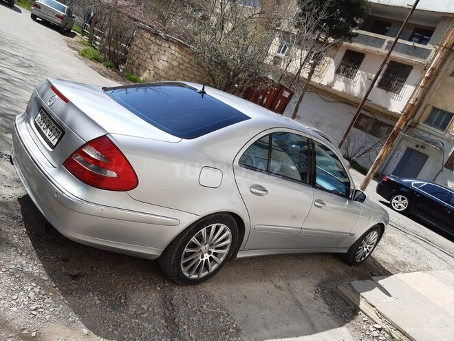 Mercedes E 240 2003, 201,756 km - 2.6 l - Bakı