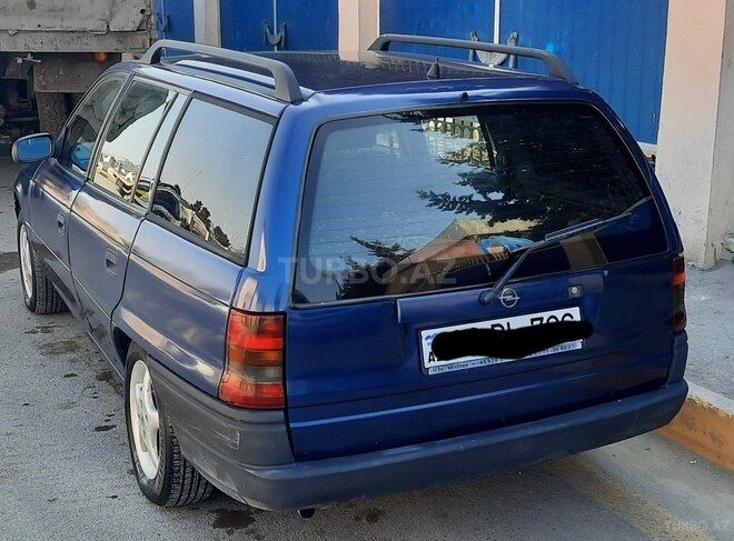Opel Astra 1995, 325,000 km - 1.6 l - Sumqayıt