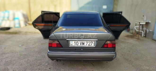 Mercedes E 220 1994, 280,000 km - 2.2 л - Bakı