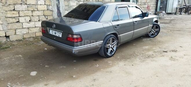 Mercedes E 220 1994, 280,000 km - 2.2 л - Bakı