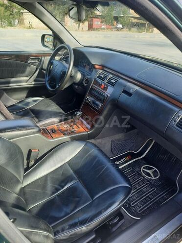 Mercedes E 240 2000, 21,500 km - 2.4 l - Mingəçevir