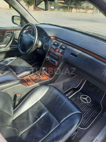Mercedes E 240 2000, 21,500 km - 2.4 l - Mingəçevir