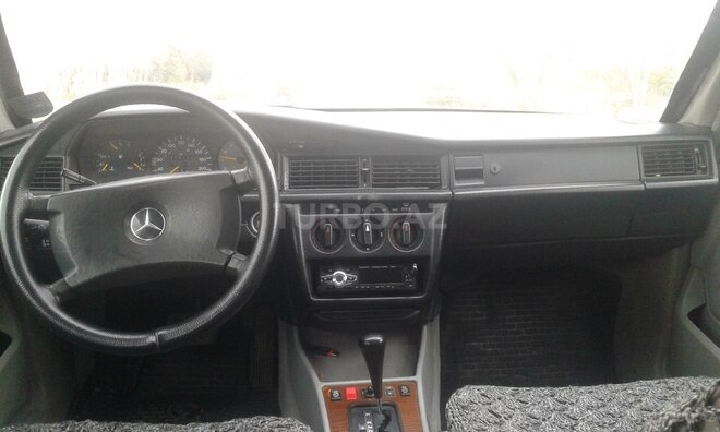 Mercedes 190 1991, 222,220 km - 1.8 л - Qazax
