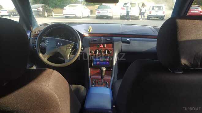 Mercedes E 270 1999, 357,125 km - 2.7 л - Bakı