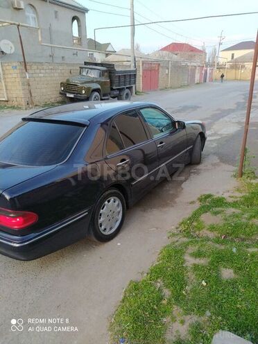 Mercedes E 270 2000, 395,037 km - 2.7 l - Sumqayıt