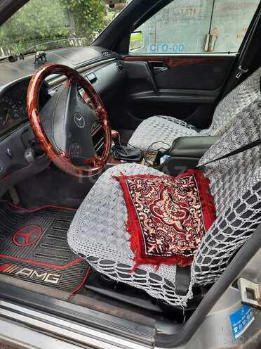 Mercedes E 300 1995, 569,543 km - 3.0 л - Bakı