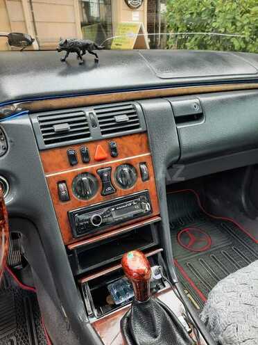 Mercedes E 300 1995, 569,543 km - 3.0 л - Bakı