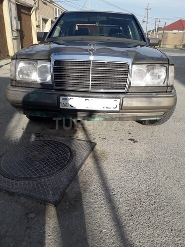 Mercedes E 300 1992, 325,000 km - 3.0 l - Bakı