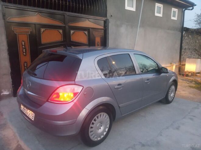 Opel Astra 2005, 250,000 km - 1.4 l - Şəki