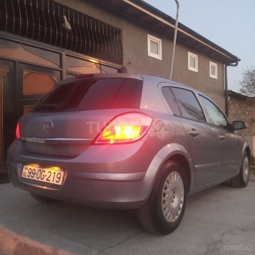 Opel Astra 2005, 250,000 km - 1.4 l - Şəki