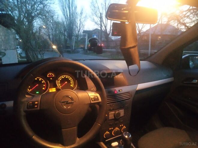 Opel Astra 2005, 250,000 km - 1.4 l - Şəki