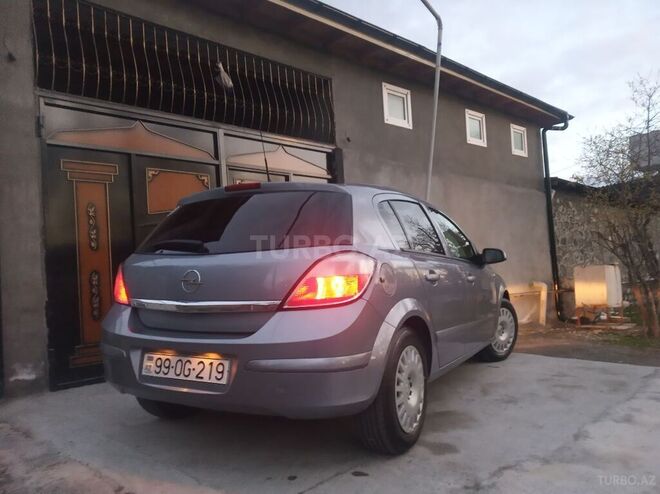 Opel Astra 2005, 250,000 km - 1.4 l - Şəki